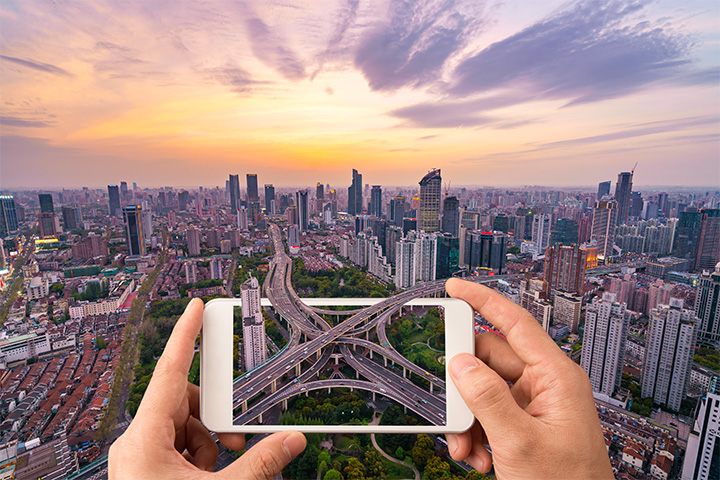 phone-screen-turns-into-highway